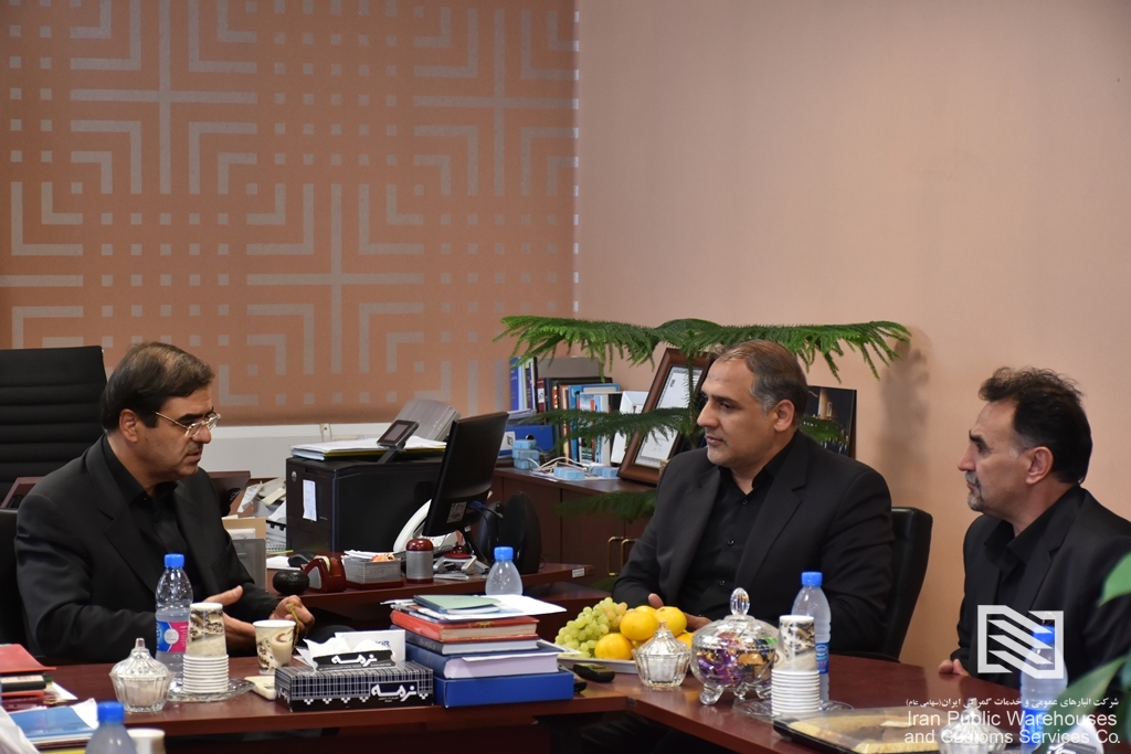 در دیدار مهندس آذروش با مدیر گمرک غرب تهران مطرح شد: استفاده از فرصت‌های سرمایه‌گذاری در بخش‌های مختلف زنجیره لجستیک و