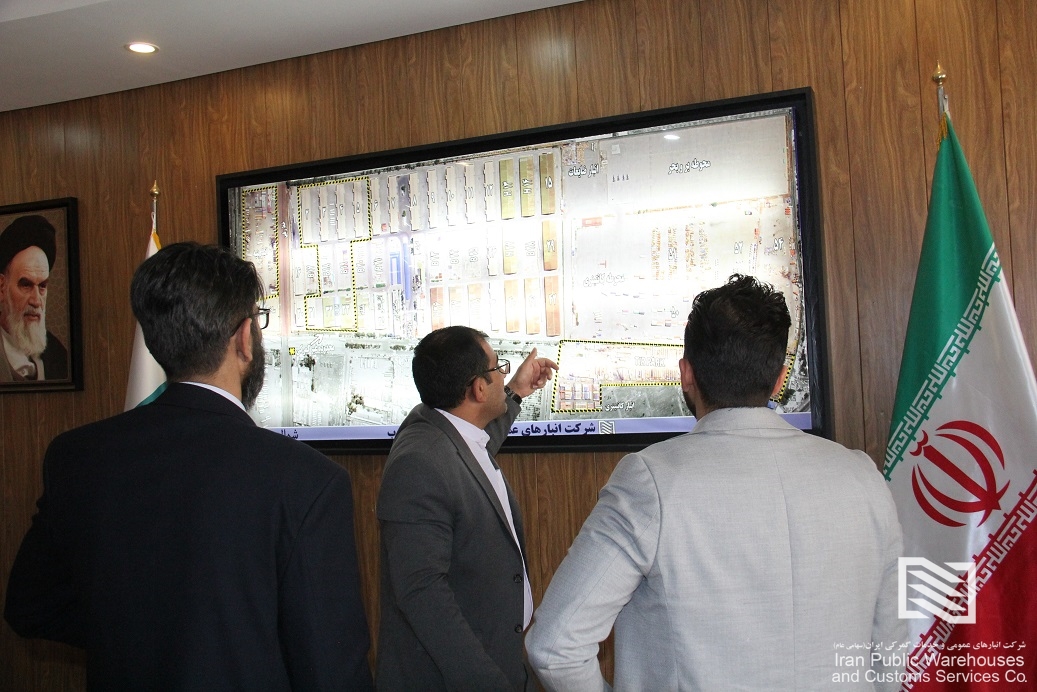 نشست مشترک مدیرعامل شرکت انبارهای عمومی و خدمات گمرکی غرب با چند تن از فعالان برتر کشور در حوزه صادرات به مناسبت روز ملی