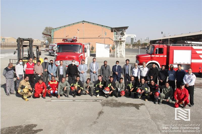 برگزاری مانور اطفاء حریق و مراسم تجلیل از همکاران آتش نشان شرکت انبارهای عمومی و خدمات گمرکی غرب